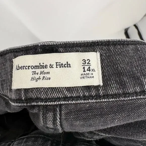 Abercrombie & Fitch Washed Out Black The Mom High Rise Jeans Size 32/14XL - Picture 4 of 7
